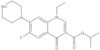 1-Méthyléthyl 1-éthyl-6-fluoro-1,4-dihydro-4-oxo-7-(1-pipérazinyl)-3-quinolinecarboxylate