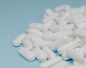 Substances antivirales à usage de recherche :