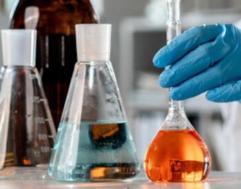 ¿Por qué comprar sustancias y no sintetizarlas en el propio laboratorio?