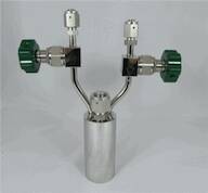 Stainless steel bubbler, 150ml, vertical, electropolished with fill-port, PCTFE valve stem tip, DOT 4B