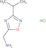 (3-Isopropyl-1,2,4-oxadiazol-5-yl)methanamine hydrochloride