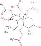 Decinnamoyltaxagifine