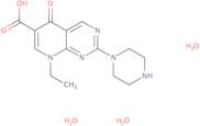 Pipemidic acid trihydrate
