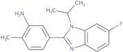 5-[6-Fluoro-1-(propan-2-yl)-1H-1,3-benzodiazol-2-yl]-2-methylaniline
