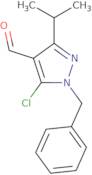 1-Benzyl-5-chloro-3-(propan-2-yl)-1H-pyrazole-4-carbaldehyde