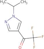 2,2,2-Trifluoro-1-[1-(propan-2-yl)-1H-pyrazol-4-yl]ethan-1-one