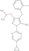 5-Cyclopropyl-2-{4-[(2-fluorophenyl)methyl]-5-methyl-3-(propan-2-yloxy)-1H-pyrazol-1-yl}pyrimidine