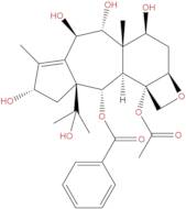 7,13-Dideacetyl-9,10-didebenzoyltaxchinin C