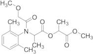 1-Methoxy-1-oxopropan-2-yl N-(2,6-Dimethylphenyl)-N-(2-methoxyacetyl)alaninate